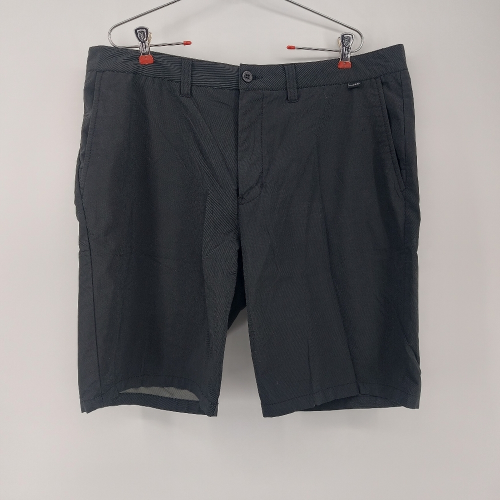 Travis Matthew 10" Golf Shorts Size 38" Charcoal Gray